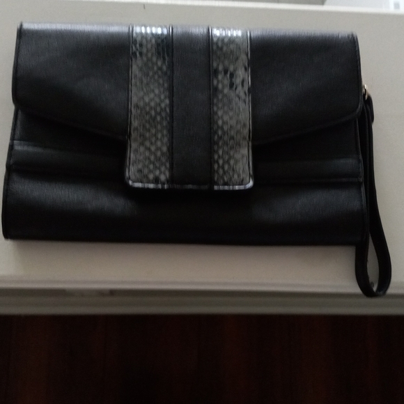 NEVER USED NEW WITHOUT TAGS Black pocketbook clutch - Picture 2 of 4